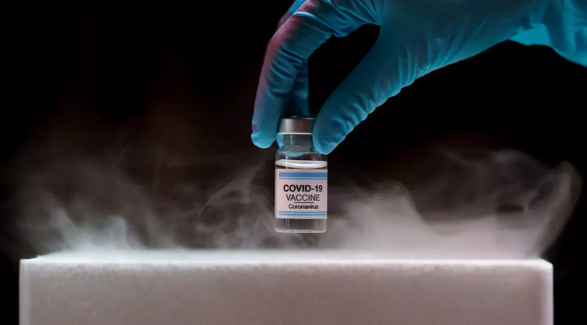 Vaccinul anti-COVID de la Pfizer se păstrează la -75 de grade Celsius (foto shutterstock)
