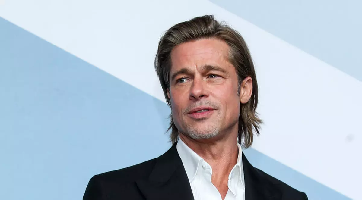 VIDEO | Brad Pitt, surprins făcând voluntariat într-un cartier sărac din Los Angeles