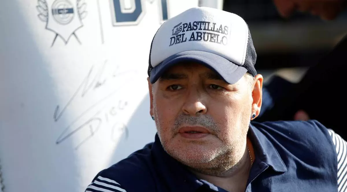 Diego Maradona va fi operat pe creier. ”Este lucid, înțelege tot și este de acord cu intervenția chirurgicală”