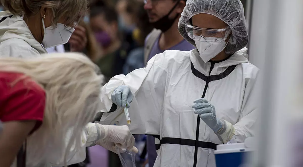 În Bulgaria, medicii pensionari își ajută colegii mai tineri în lupta cu COVID-19. ”O să rezistăm cât vom putea”