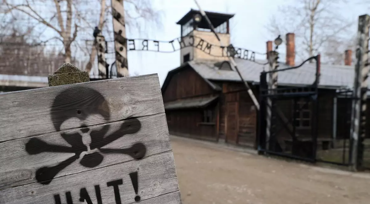 Educația în lume. Elevii vor veni alternativ la școală în Marea Britanie, copiii dintr-un stat american iau lecții despre Holocaust