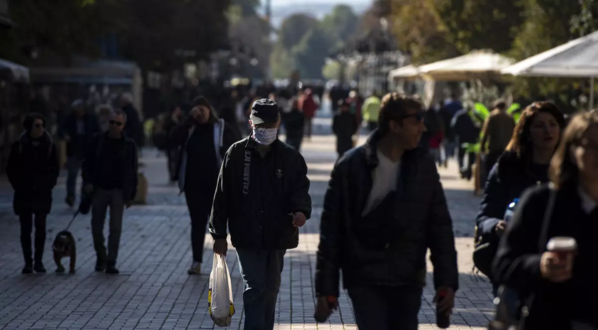 Noile tulpini ale coronavirusului „echivalează cu o nouă epidemie”, avertizează consilierul științific al Guvernului francez