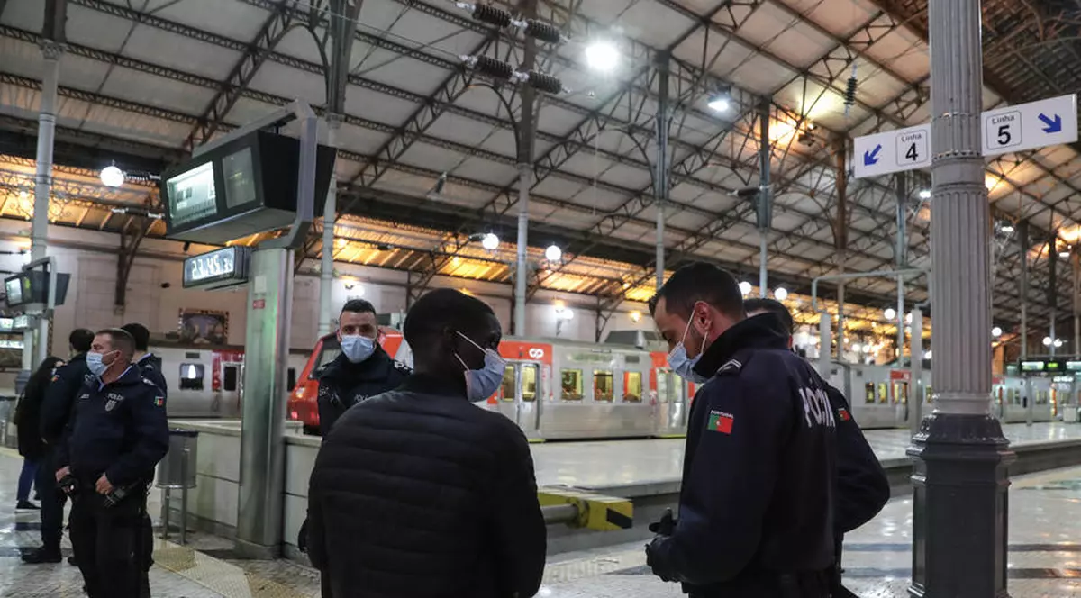Curtea de Apel din Lisabona: Carantinarea oamenilor doar în urma testului PCR este ilegală