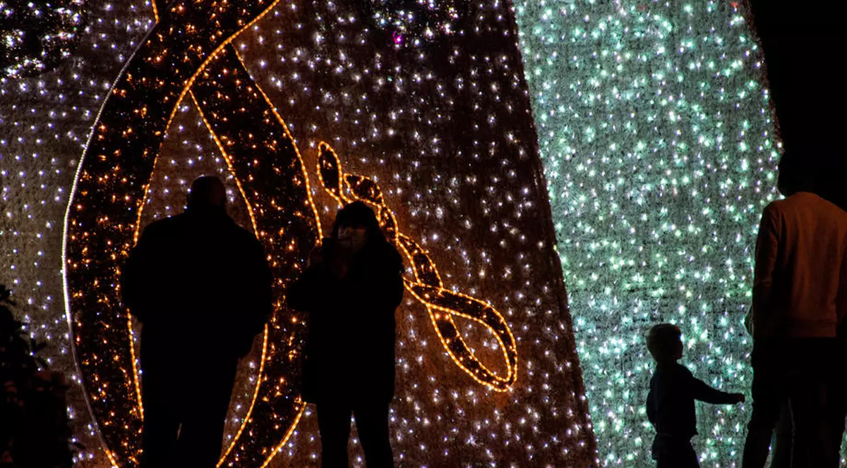 Planul Guvernului spaniol pentru Crăciun și Revelion: petreceri cu maximum 6 persoane, stingerea se dă la ora 1.00