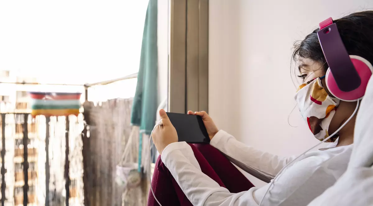 Studiu. Cum îi afectează pe copii izolarea impusă de pandemie. Avertismentul unui psiholog și ce pot face părinții