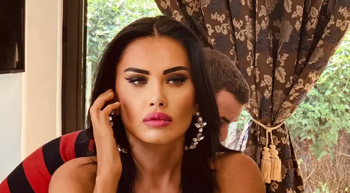 Oana Zăvoranu a anunțat data la care se lansează emisiunea ei pe YouTube. „Hai, gata! Ne-am prostit destul. Începe adevărata nebunie”