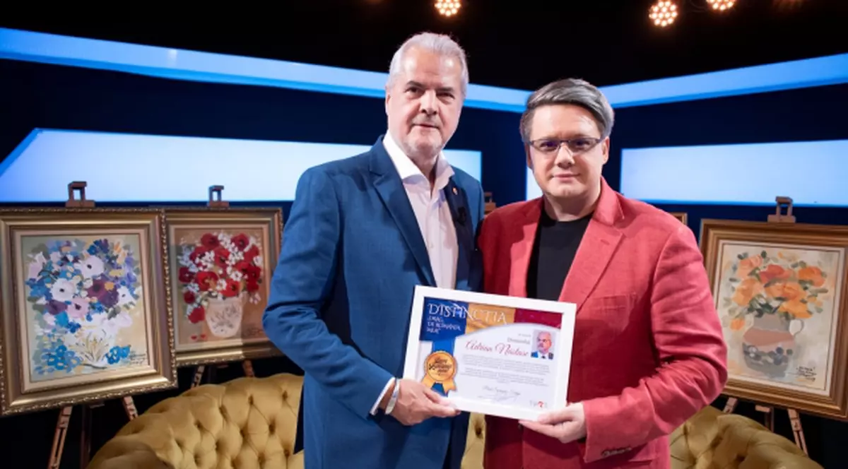 Adrian Năstase, premiat de Fuego la TVR. Cum este descris fostul premier, condamnat pentru corupţie:  "Demnitatea îi este carte de vizită"
