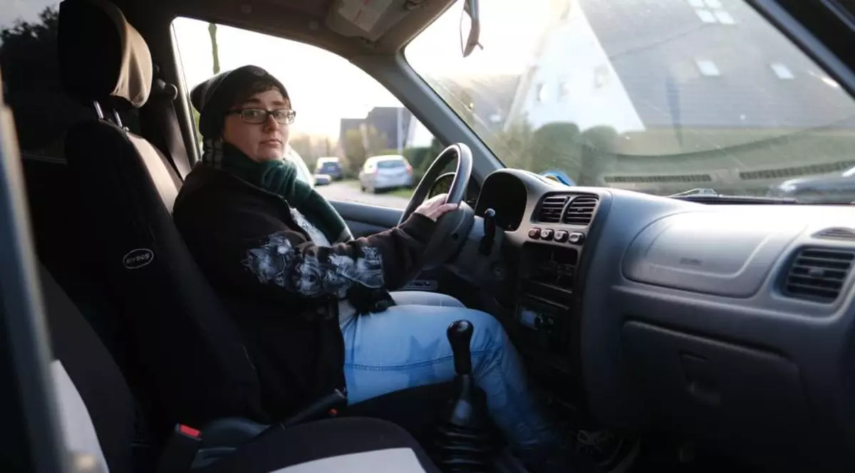 O campioană de judo din Germania nu poate să-și ia carnetul de șofer fiindcă este mai scundă cu cinci centimetri decât prevede legea