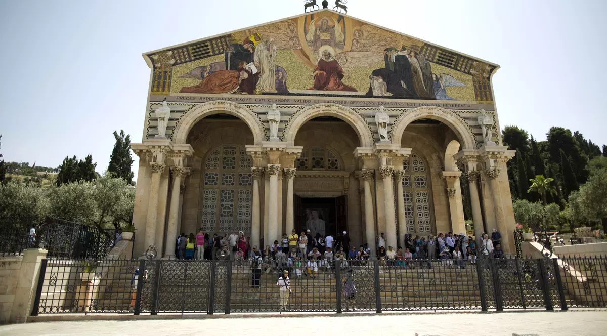 VIDEO | Tentativă de incendiere a Bisericii Tuturor Naţiunilor din Ierusalim. Poliția israeliană a arestat un suspect