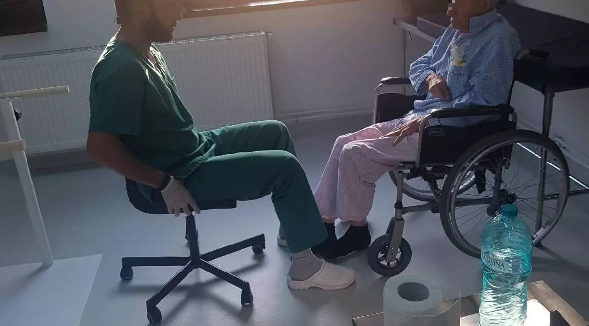 Situație dramatică într-un cămin pentru bătrâni din București. Nu mai sunt bani de pansamente și pentru  salariile personalului