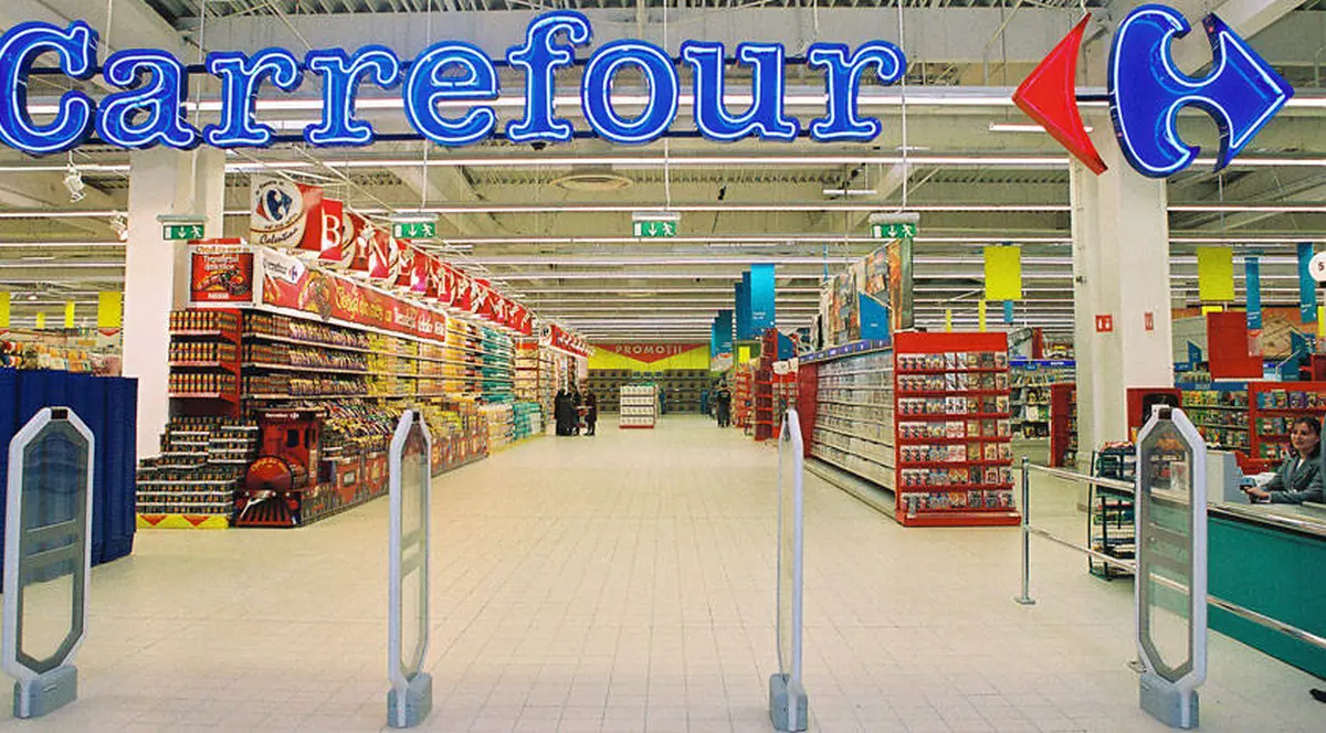 Program Carrefour Paste 2021 - intrare in hipermarket