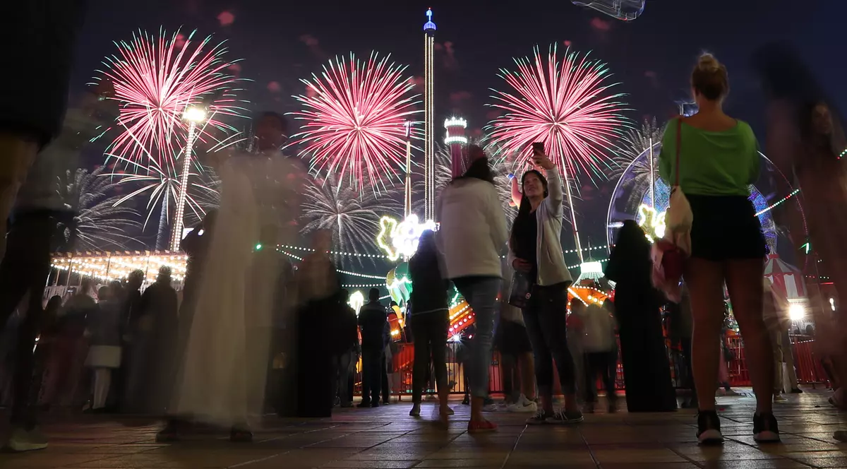 VIDEO | 300 de drone fac spectacol pe cerul din Dubai, 45 de seri la rând