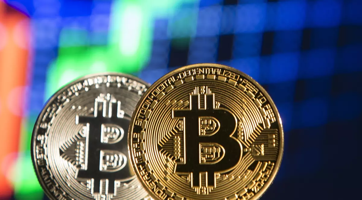 Bitcoin a scăzut cu 9% după o serie de tweet-uri ale lui Elon Musk. Bitcoin