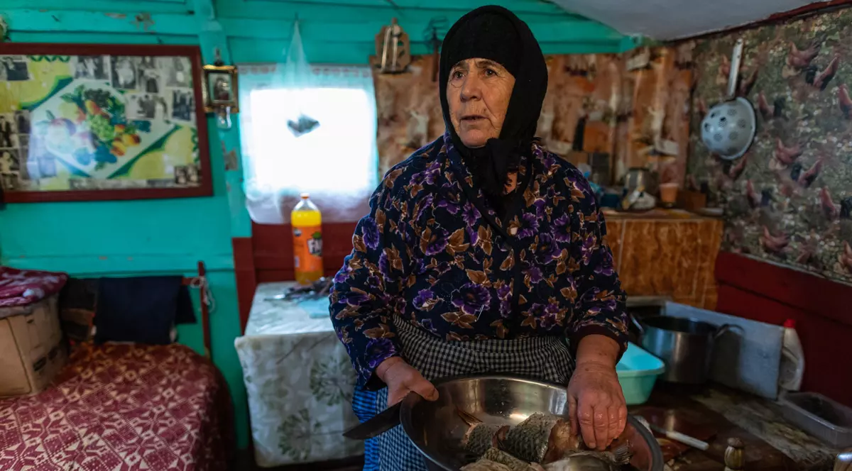 REPORTAJ | Sărbători dobrogene cu oamenii părintelui Alexandru, plachie, turte şi cântece străvechi: pescarii se împuținează, dar rețetele de bucătărie rămân