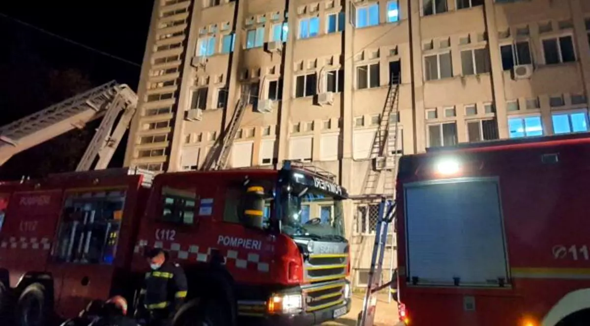 VIDEO La mai bine de o lună de la incendiul devastator, spitalul din Piatra Neamț are un nou manager, al 10-lea din ultimul an