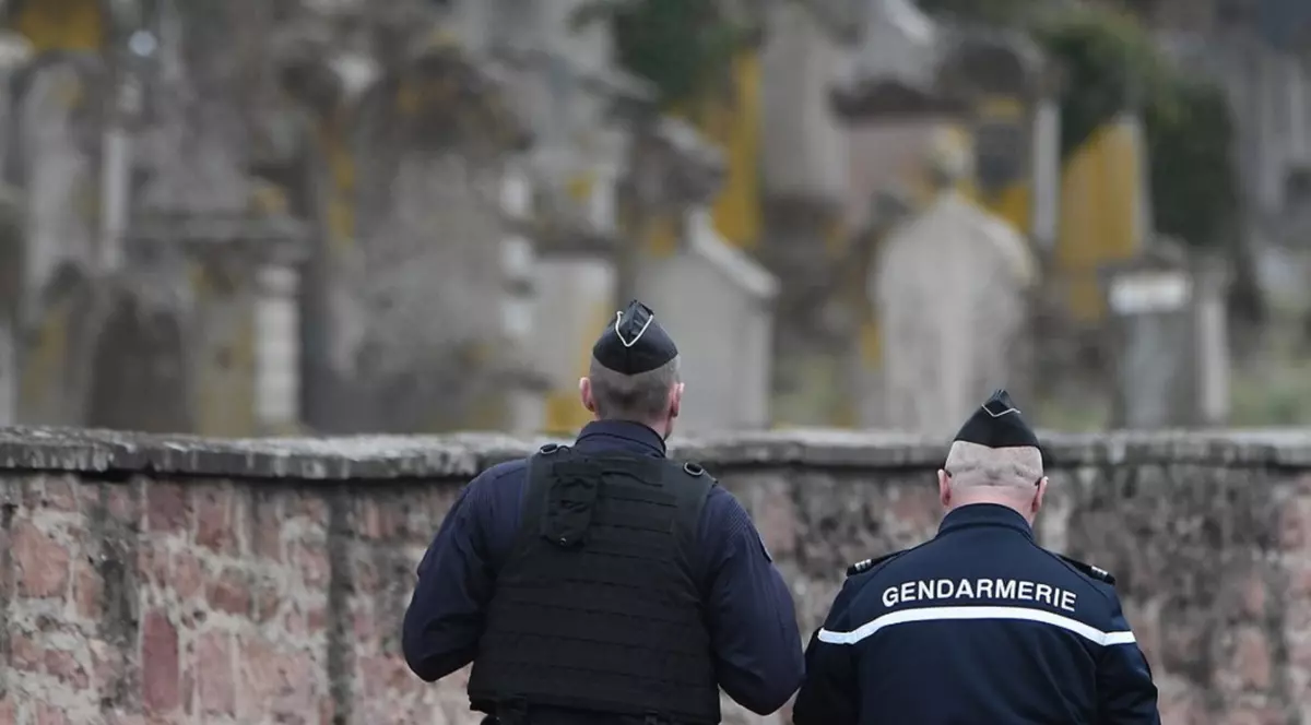 Un bărbat din Franța a dat 27.000 de telefoane Poliției și Jandarmeriei într-o singură lună