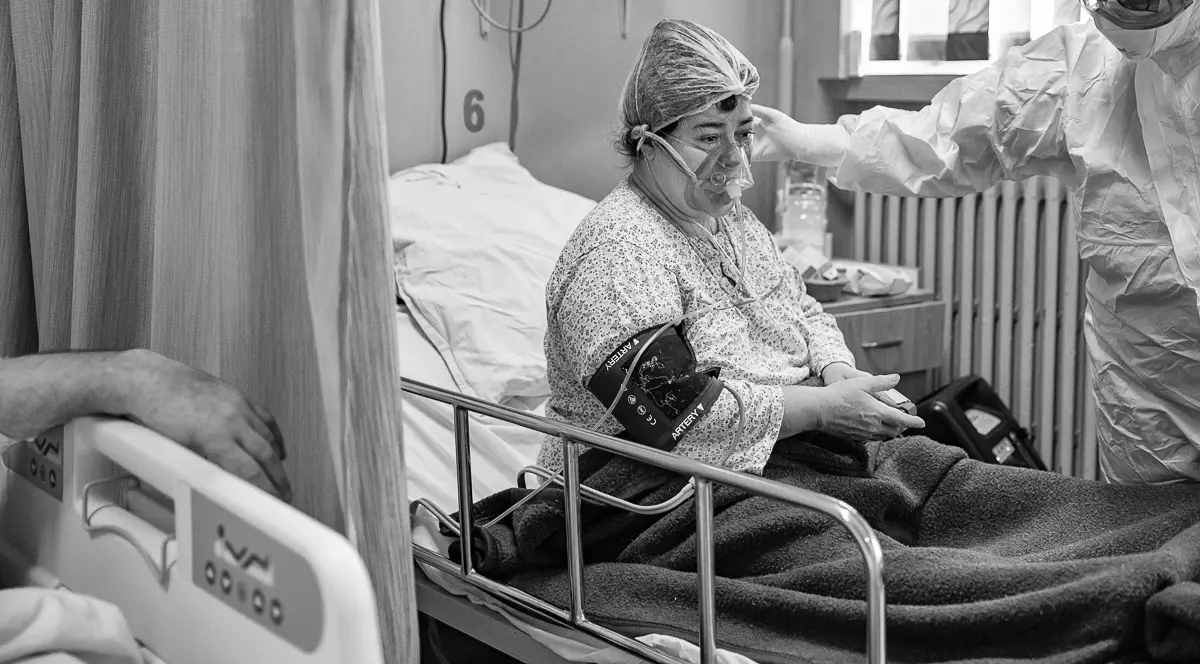 Despre oxigen, cafeină şi spiritul sacrificat al sărbătorilor în spitalul COVID din Roşiori de Vede: „O să picăm toţi la un moment dat”