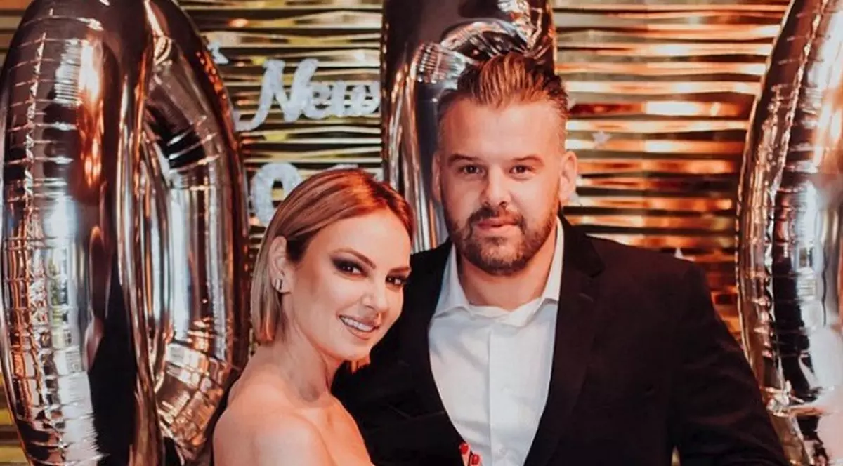 Soțul Roxanei Ionescu a fost DJ în cluburile din Timișoara, însă viața i s-a schimbat complet. Cu ce se ocupă acum Tinu Vidaicu