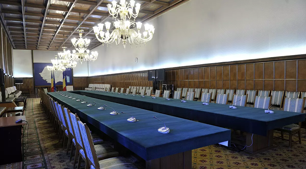 Cealaltă față a administrației | Să dai afară piloșii și incompetenții nu e de ajuns