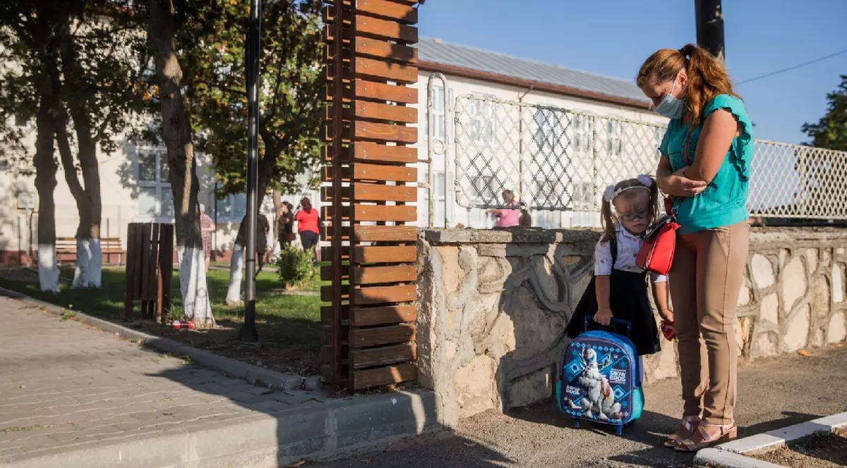 2020, în imagini, un an nesuferit și de neuitat. Cele mai emoționante fotografii despre școală