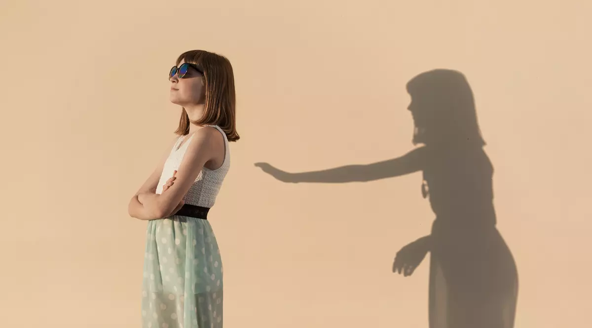 „Oare nu ai pretenții nerealiste de perfecțiune de la propria ta persoană?” Fotografie via Shutterstock