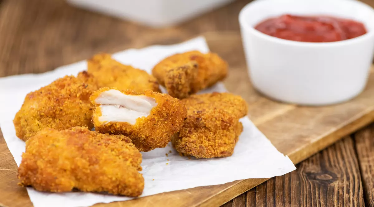 Singapore, prima ţară care aprobă vânzarea de carne crescută în laborator. Cât ar putea costa