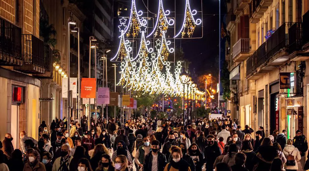 Crăciun și Revelion cu maximum 10 persoane în Spania. Deplasările între regiuni, interzise
