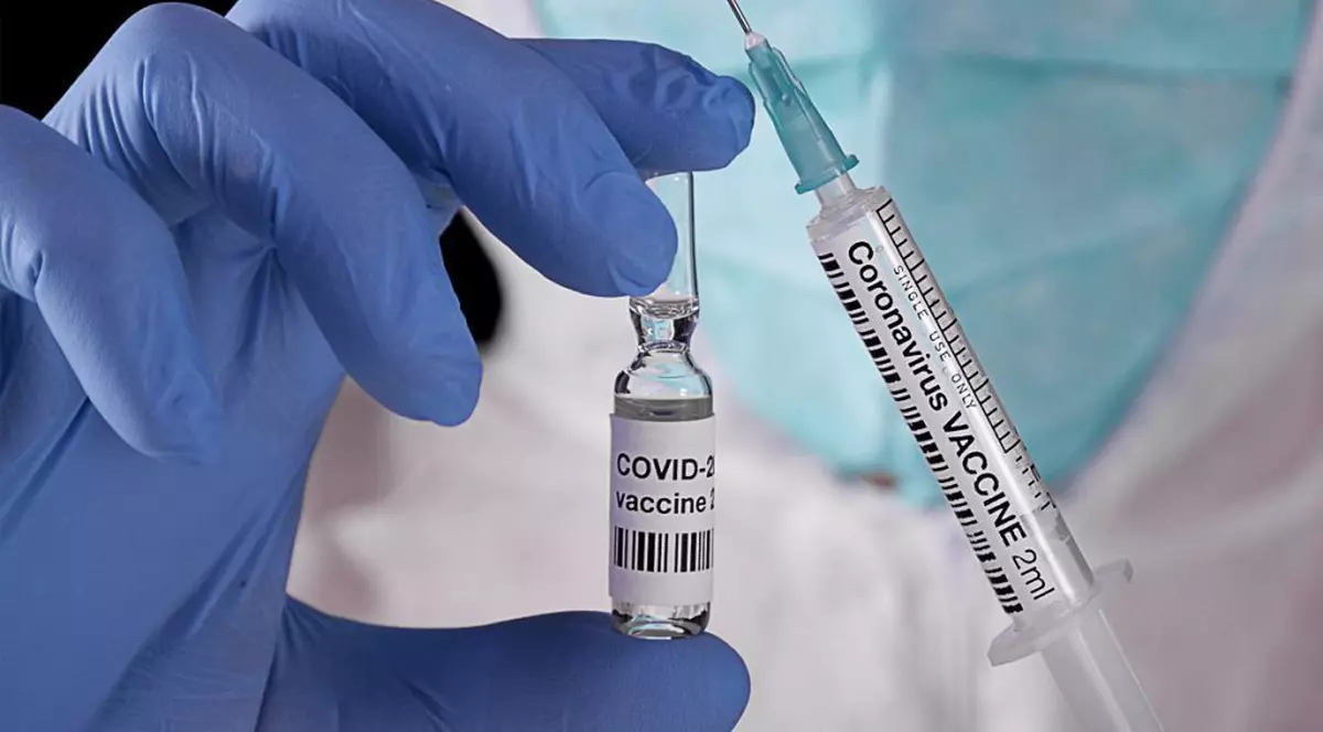 VIDEO Avertismentul OMS: Persoanele vaccinate anti-COVID-19 ar trebui să continue să poarte măşti şi să păstreze distanţa