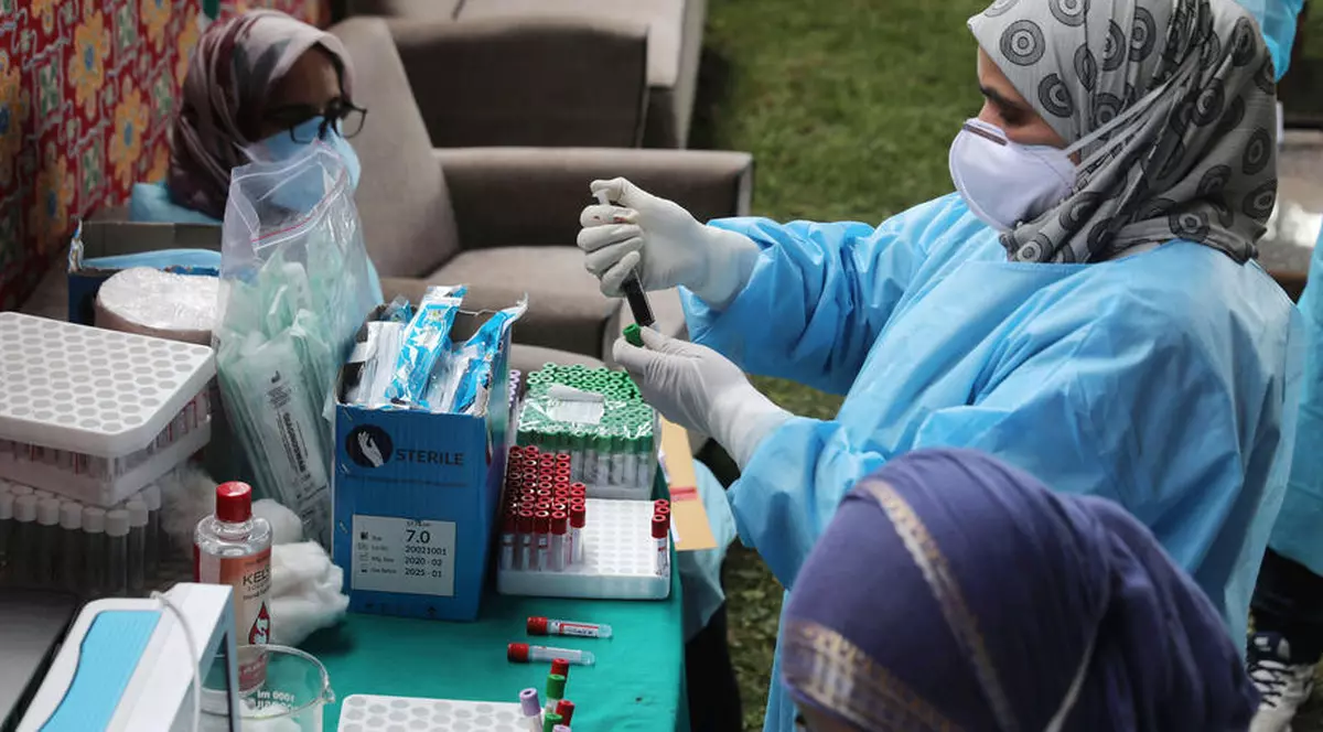 Noi detalii despre boala misterioasă din India. Specialiștii au găsit plumb și nichel în sângele pacienților internați în spital