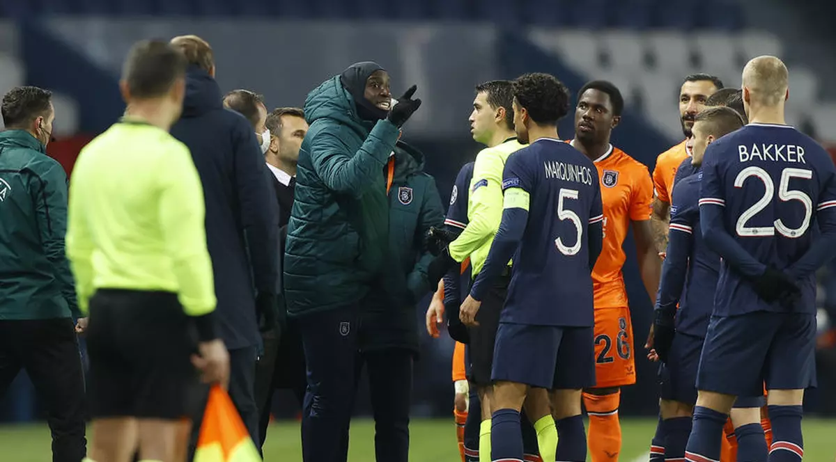 Reacții în presa internațională după scandalul rasist de la PSG - Istanbul BB. ”Nu mă numi negru”