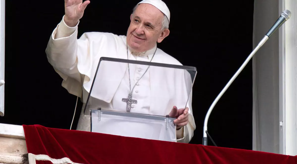 Papa Francisc va începe cu două ore mai devreme slujba de Crăciun pentru a respecta interdicția de circulație pe timpul nopții din Italia