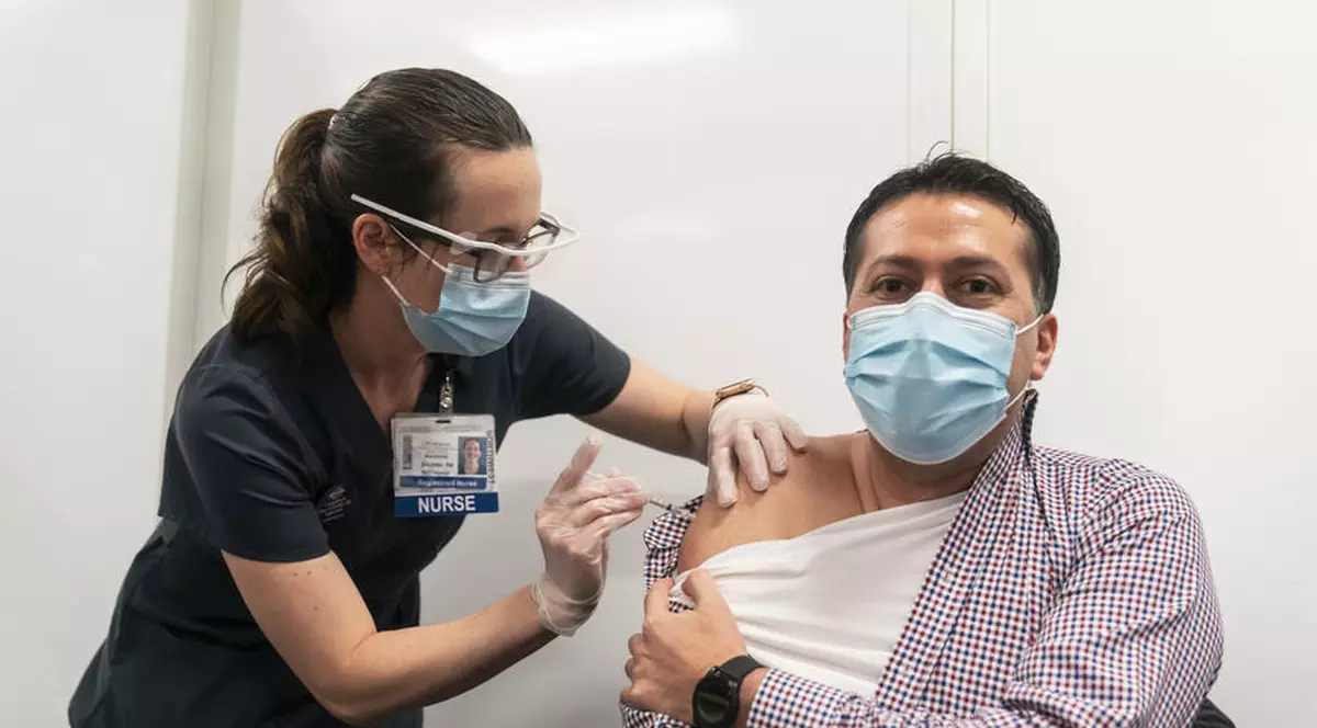 Cinci reacții alergice la vaccinul Pfizer, analizate de agenția americană a medicamentului