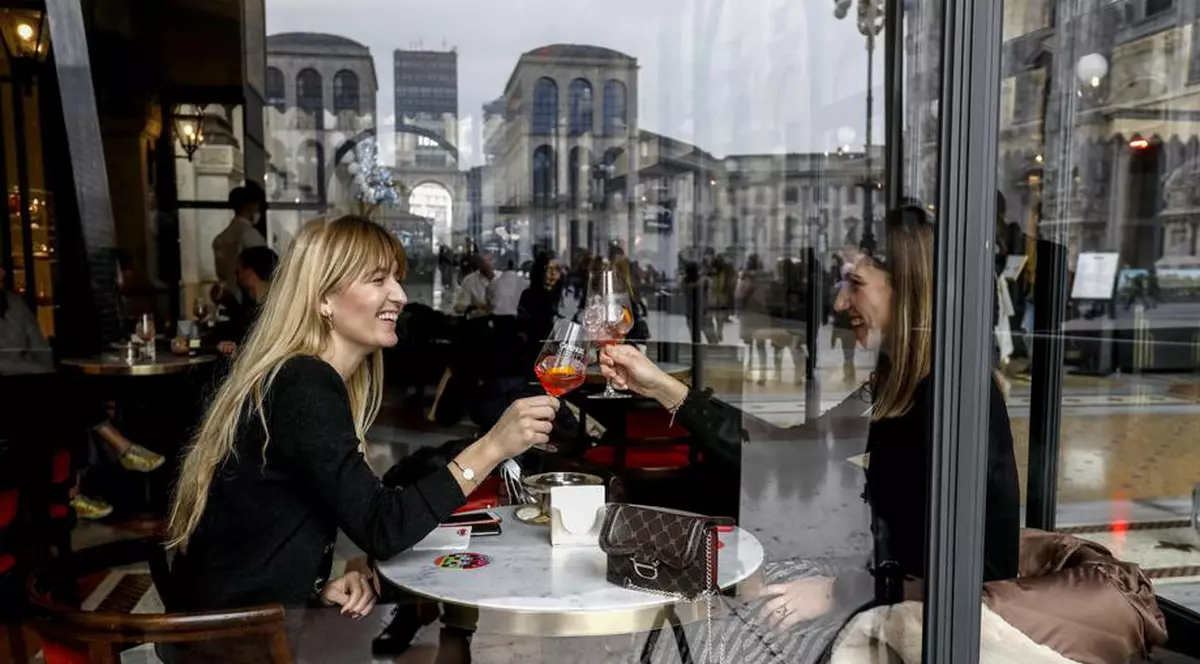 Restaurantele, cafenelele și sălile de cinema din Vâlcea  îşi pot relua activitatea cu publicul în spaţii închise