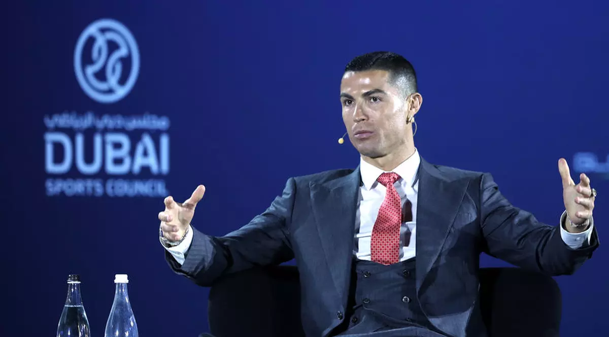 Cristiano Ronaldo, desemnat fotbalistul secolului: ”Nu eu urmăresc recordurile, ele mă urmăresc pe mine”