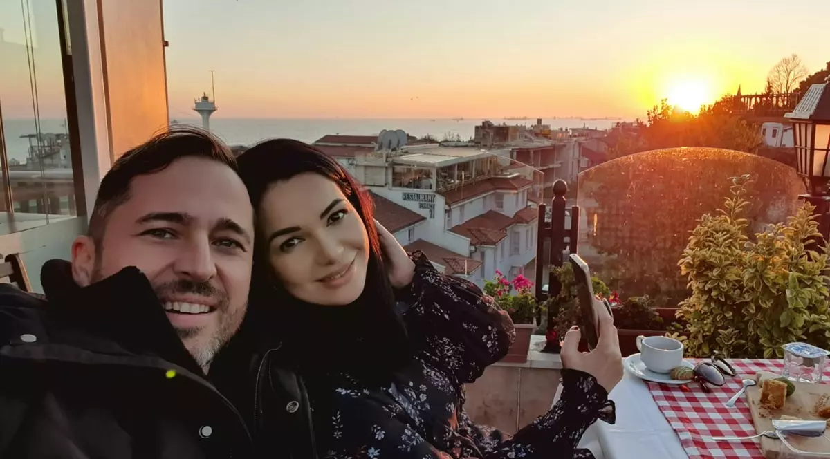 Anunțul făcut de Deea și Dinu Maxer după aproape 12 ani de căsnicie. Cei doi au împreună doi copii. „Noi ne certăm foarte mult din cauza…”