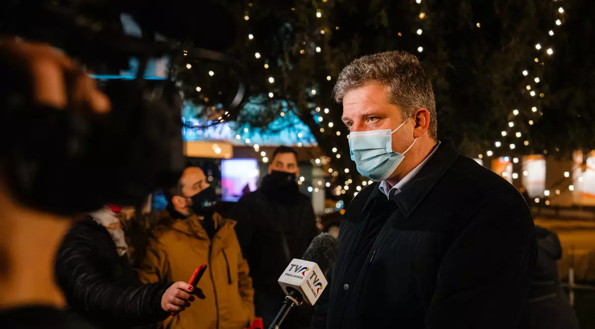 După ce a spus că le va face românilor din Tg. Mureș un colț separat cu lumini de Crăciun, primarul Soós Zoltán le cere scuze. „O exprimare nefericită”