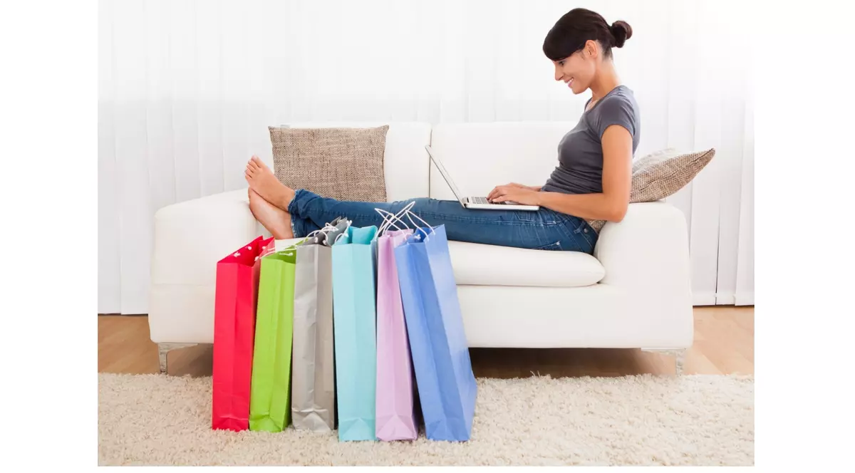 (Publicitate) FashionSales.ro – cea mai variată gamă de haine, accesorii și încălțăminte