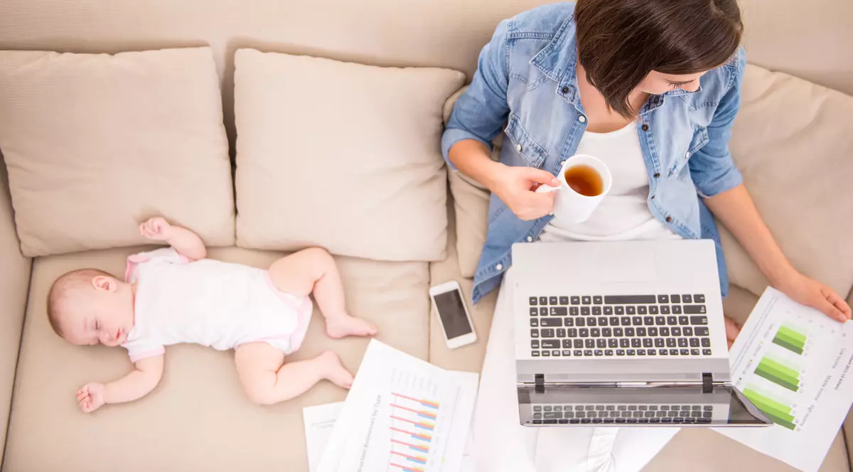 Studiu. Cum s-a schimbat viața părinților americani în pandemie și cum le-a fost afectată munca