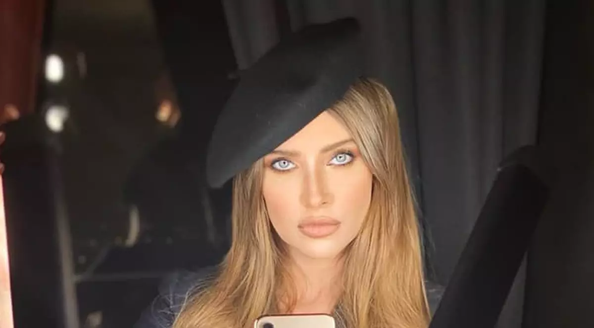 Iulia Albu a sfătuit-o pe Adelina Pestrițu să își editeze mai discret pozele din vacanță. „Este mai mare decât capul ei”