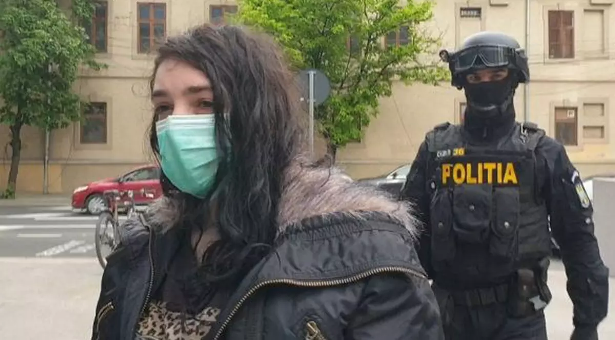 Închisoare pentru o româncă adeptă ISIS. Ce pedeapsă a primit pentru propagandă teroristă