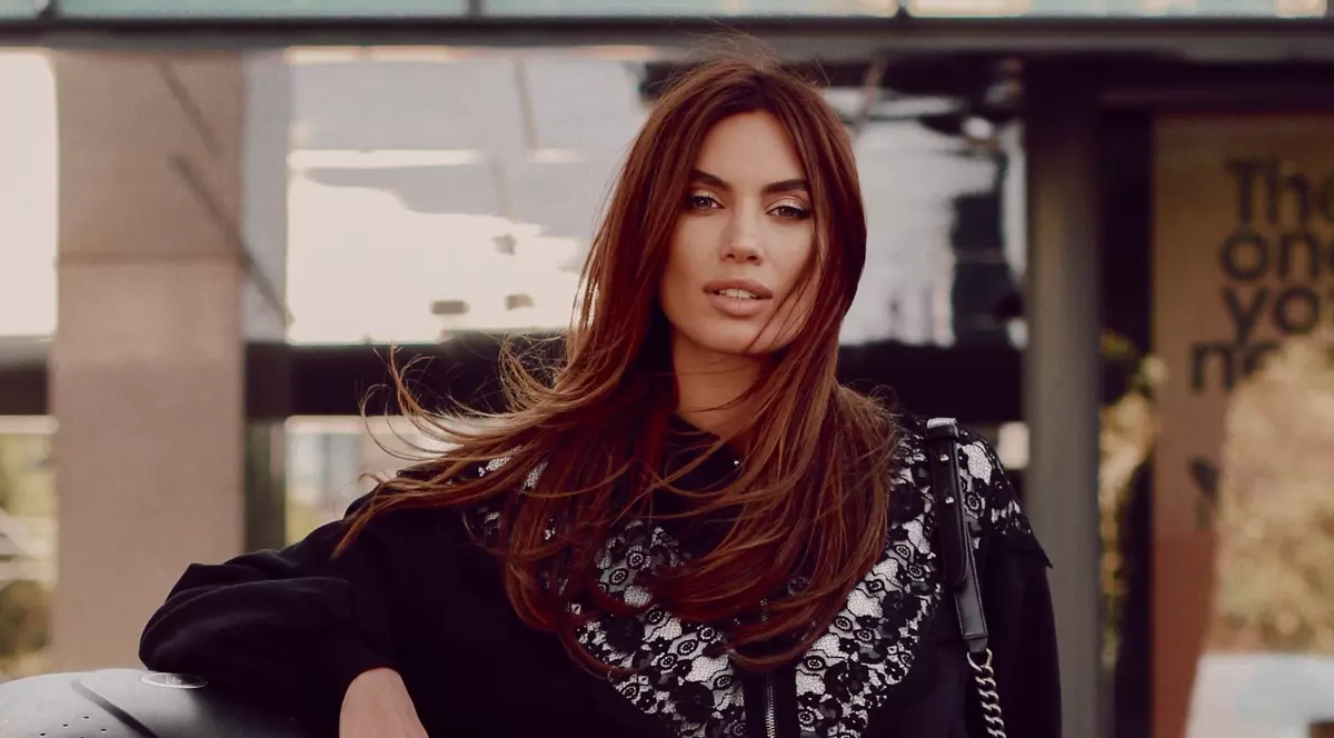 Alina Pușcău se căsătorește. Anunțul făcut de vedetă în direct la tv. „Nu este român, poate îl cunoașteți”