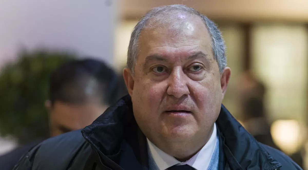 Președintele Armeniei are COVID-19. Armen Sarkissian s-a izolat la Londra, acolo unde a petrecut Anul Nou