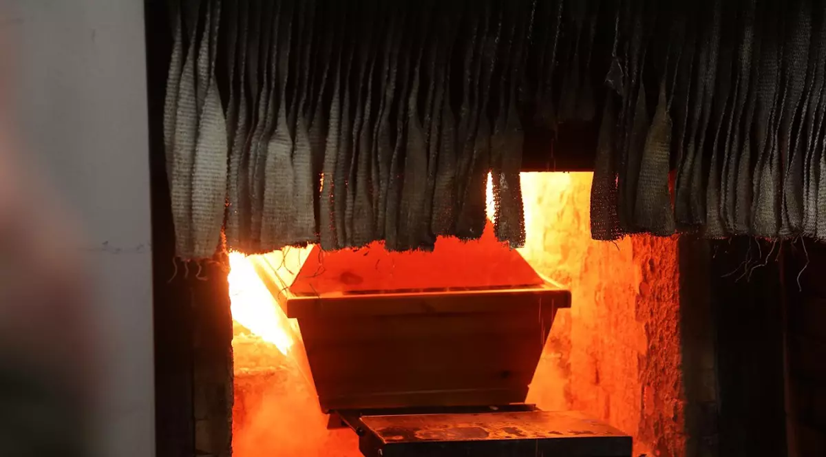 O bătrână a fost la un pas de a fi incinerată, deși se afla în viață. Cum a reușit să scape