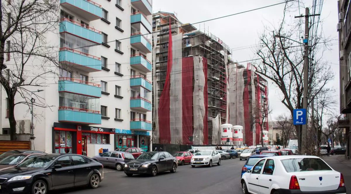 VIDEO Zeci de blocuri din cinci sectoare ale Capitalei, fără apă caldă și căldură. Nicușor Dan: „Ne este frică să nu crape rețeaua”