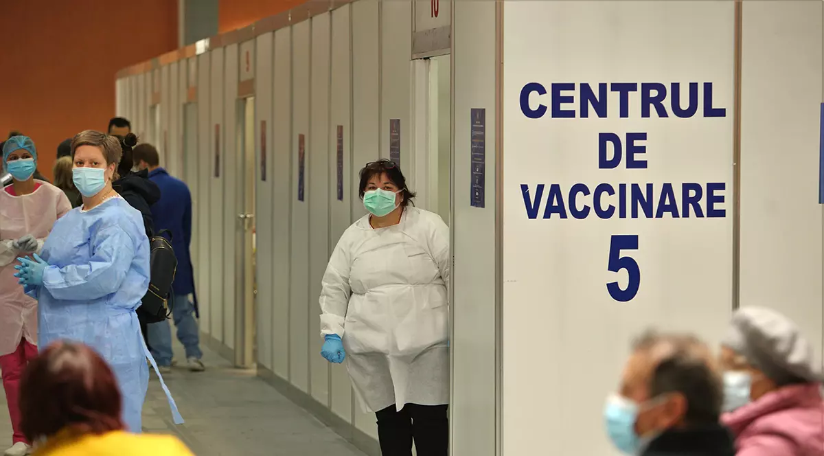Când se pot vaccina împotriva COVID-19 persoanele peste 65 de ani, fără programare, la centrele Romexpo din București