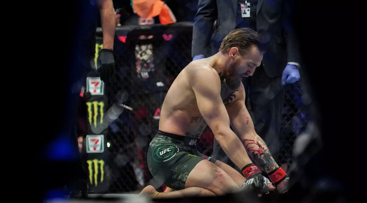 VIDEO | McGregor, făcut K.O. la revenirea în cușcă. Celebrul luptător irlandez a rezistat doar două reprize