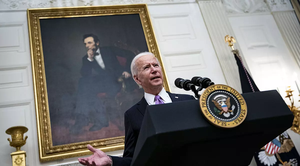 Doi profesori din SUA, un român și un american, explică pașii pe care-i va face Biden ca să întoarcă America la era dinainte de Trump