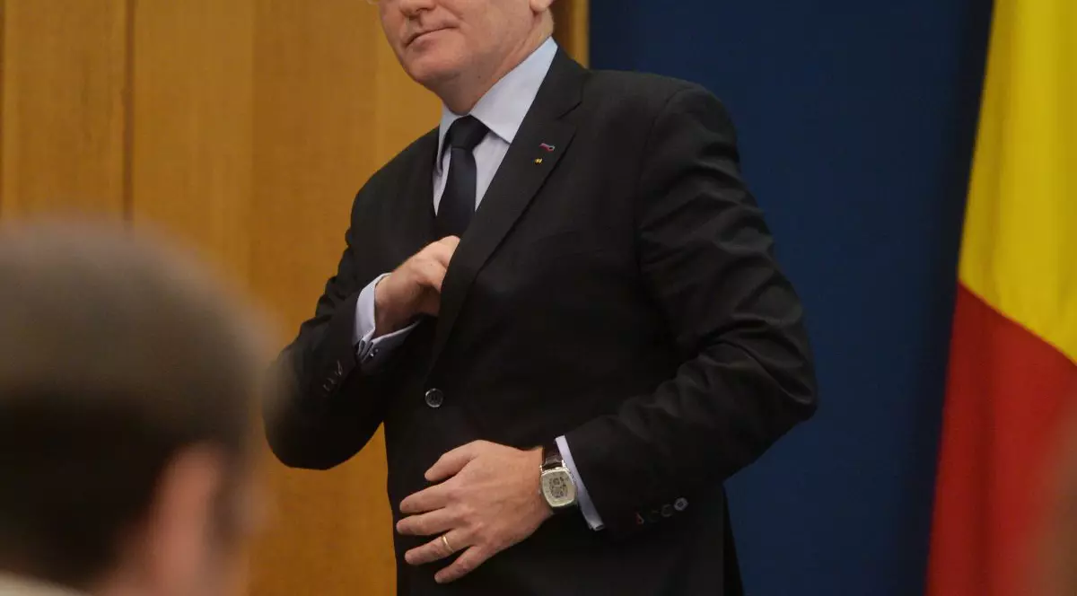 Primele măsuri în cazul profesorului din Neamț care a hărțuit o elevă. Directoarea care i-a luat apărarea, dată afară