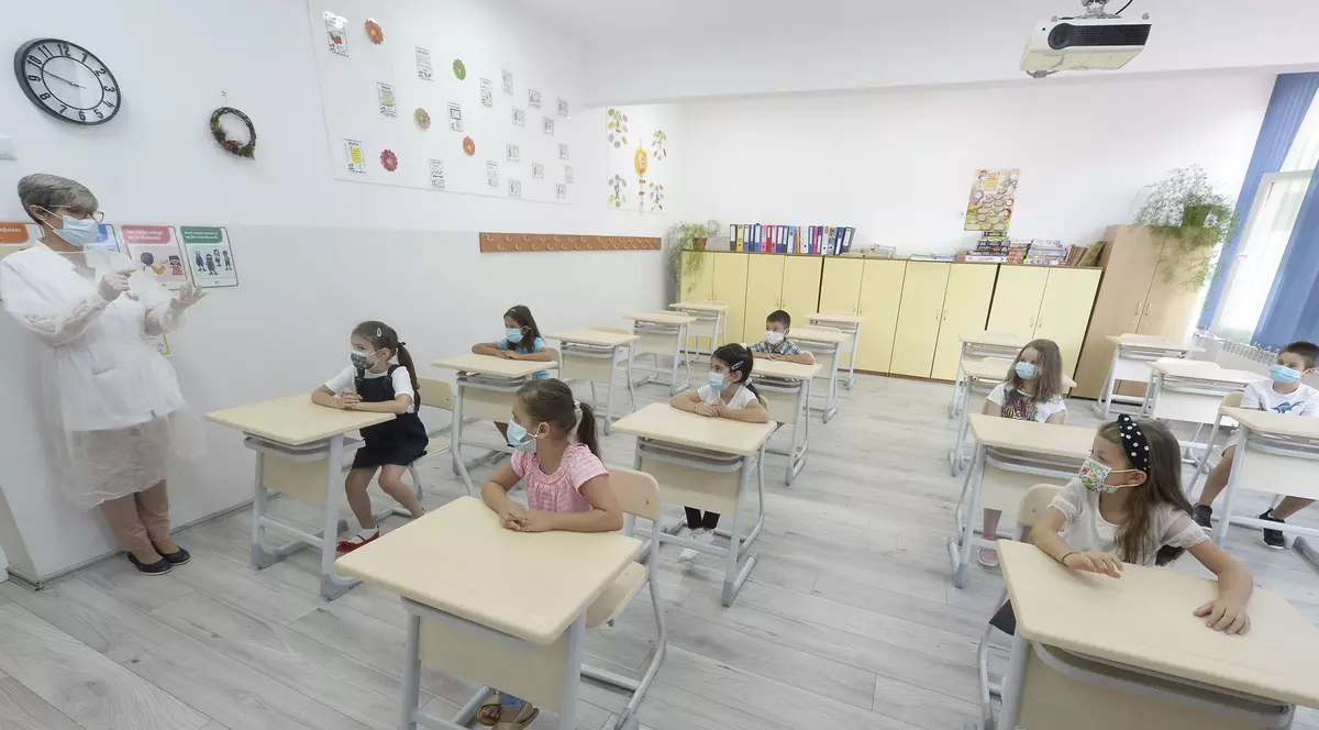 Organizația Salvați Copii: Elevii trebuie să revină cât mai repede la școală, consideră părinții și profesorii