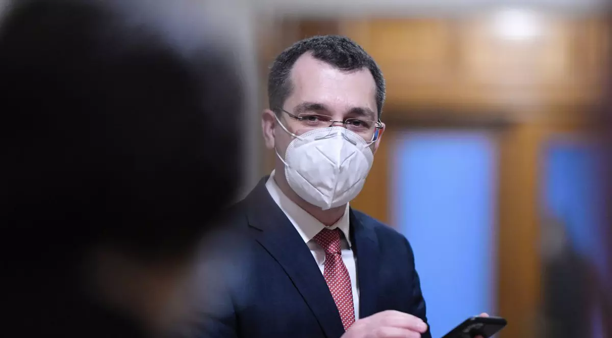 Ministrul Sănătăţii, despre redeschiderea şcolilor: Este un risc care merită asumat în condiţiile actuale